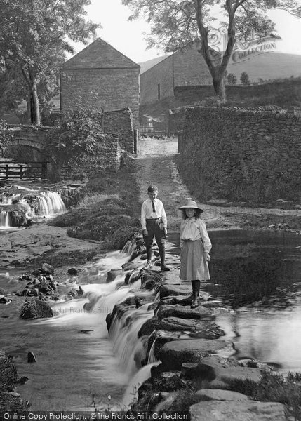 Photo of Goyt Valley, Children Crossing The Stepping Stones 1914
