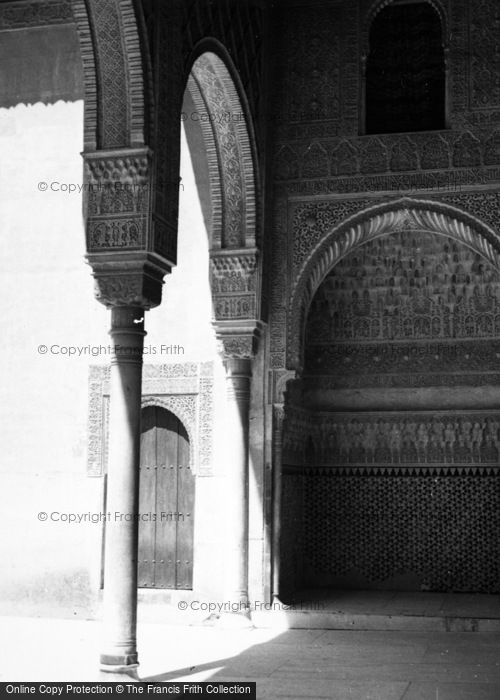 Photo of Granada, The Alhambra, Court Of The Myrtles 1960