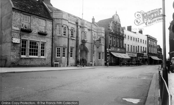 Photo of Grantham, High Street And The Angel And Royal Hotel c.1960