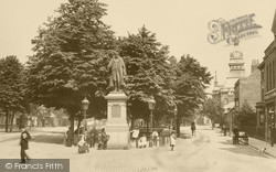 Grantham, St Peter's Hill and the Tollemache Statue 1904