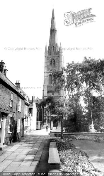 Photo of Grantham, St Wulfram's Church c.1965