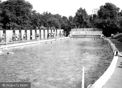 The Swimming Pool c.1955, Grantham