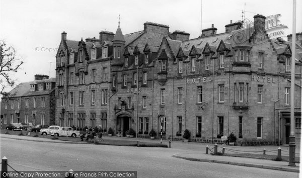 Photo of Grantown On Spey, Grant Arms Hotel c.1965