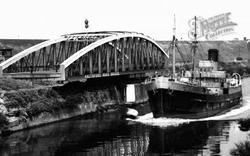 Canal, Knutsford Road Bridge c.1955, Grappenhall