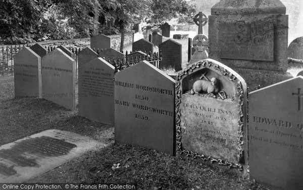Photo of Grasmere, Churchyard, Wordsworth's Grave 1929