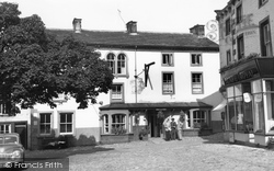 Devonshire Hotel And Cafe Royal c.1950, Grassington