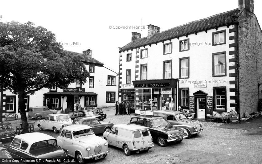 Grassington, the Square and Devonshire Hotel c1965