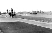 Promenade And Public Telescope c.1950, Gravesend