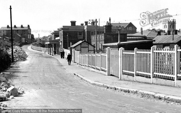 Photo of Gravesend, Railway Station c.1950