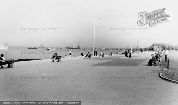 Photo of Gravesend, The Promenade c.1965