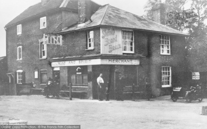 Photo of Gravesend, The Toll Gate Inn 1922