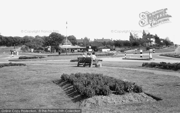 Photo of Grays, Socketts Heath, Daneholes Roundabout c.1955