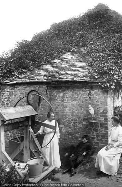 Photo of Grayshott, Bowes Cottage, Whitmore Vale 1915