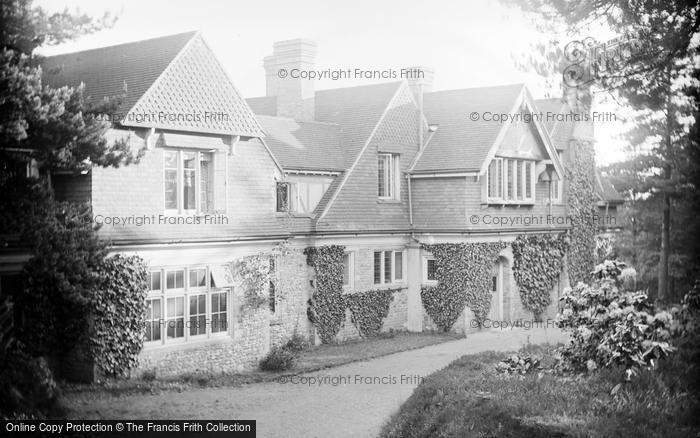 Photo of Grayshott, E.Leuchars' House c.1900