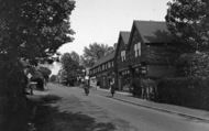 Headley Road 1925, Grayshott