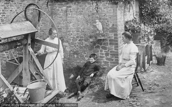 Photo of Grayshott, The Well, Bowes Cottage 1915
