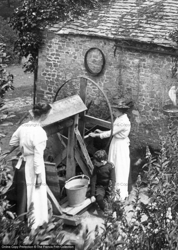 Grayshott, the Well, Bowes Cottage, Whitmore Vale 1915