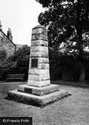 Captain Cook's Obelisk c.1955, Great Ayton