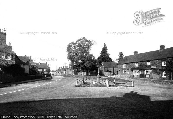 Photo of Great Bedwyn, High Street c.1955