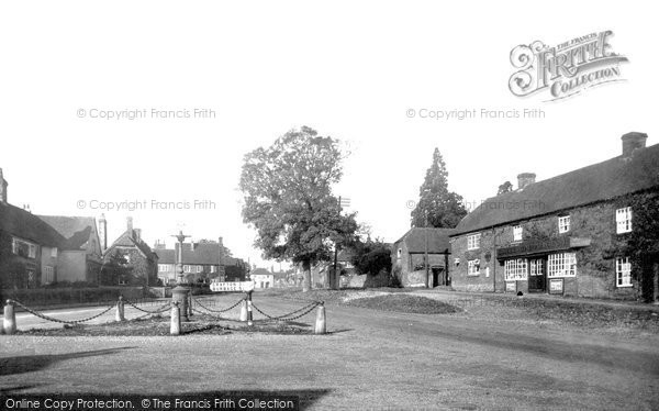 Photo of Great Bedwyn, High Street c.1955