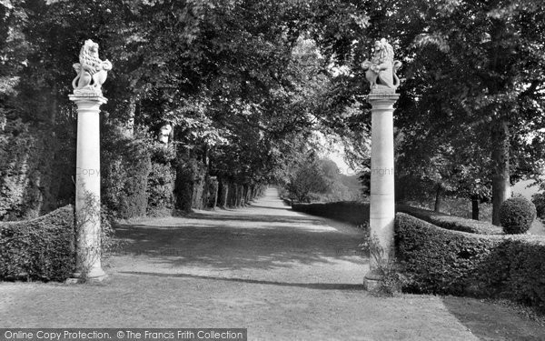 Photo of Great Bookham, The Pergola Walk, Polesden Lacey 1929