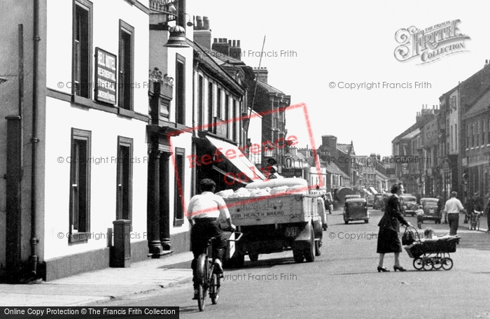 Photo of Great Driffield, Market Place 1950