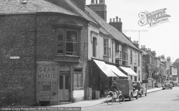 Photo of Great Driffield, Middle Street North c.1955