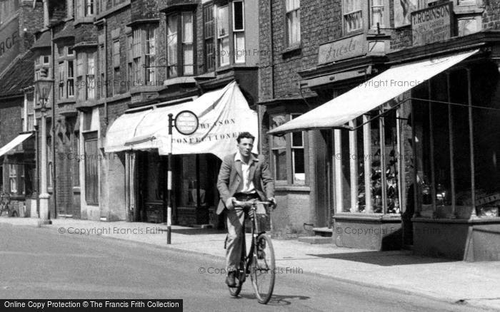 Photo of Great Driffield, Middle Street South c.1955