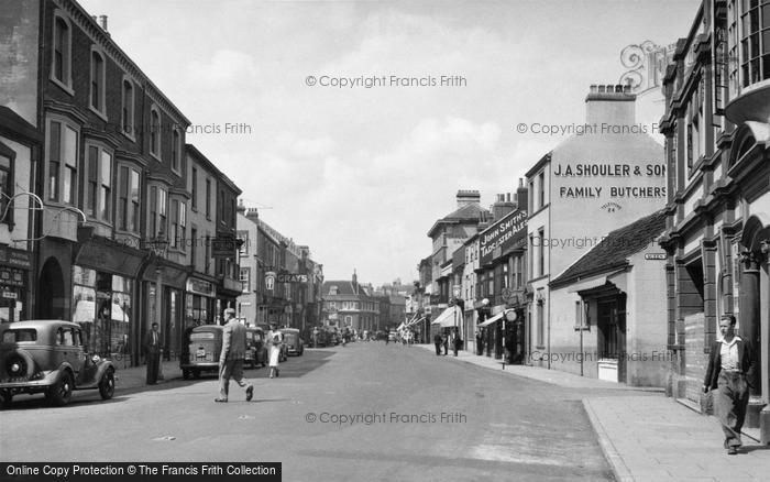 Photo of Great Driffield, The Market Place c.1955