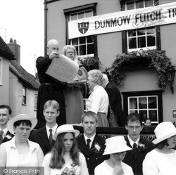 Flitch Trials, Taking The Oath 2000, Great Dunmow