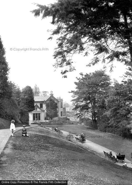 Photo of Great Malvern, Children In The Public Gardens 1923