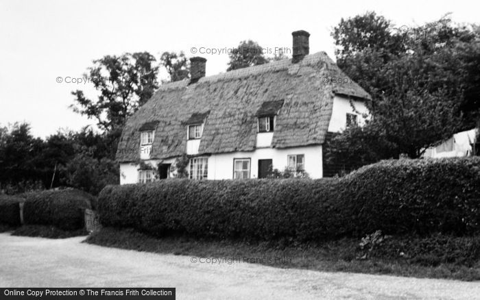 Photo of Great Sampford, Thatched Cottage c.1950