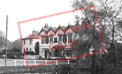 Headley Common, The Headley Arms c.1955, Great Warley