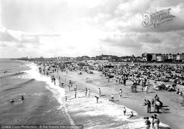Photo of Great Yarmouth, Central Beach c.1955