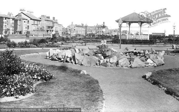 Photo of Great Yarmouth, Gardens And Bandstand 1894