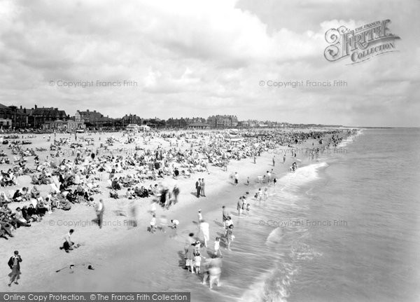 Photo of Great Yarmouth, North Beach c.1955