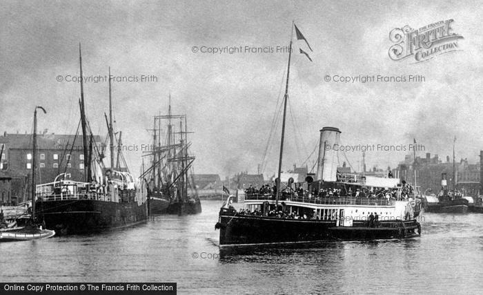 Photo of Great Yarmouth, Paddle Steamer 1903