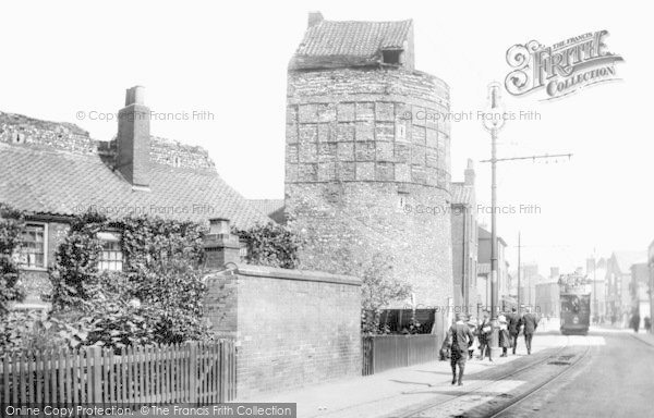 Photo of Great Yarmouth, South East Tower, Blackfriars Road 1908