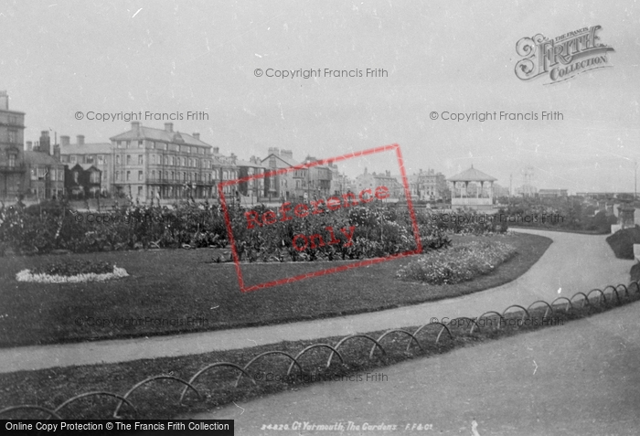 Photo of Great Yarmouth, The Gardens 1894