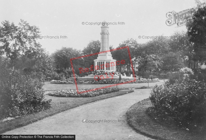 Photo of Great Yarmouth, War Memorial 1922