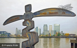 Millennium Milestone On The Thames Path  2010, Greenwich