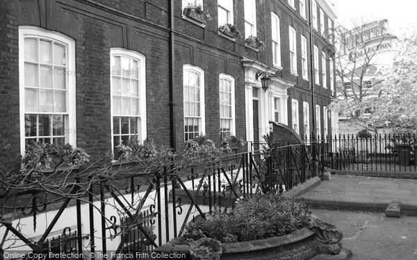 Photo of Greenwich, The Fan Museum, Crooms Hill 2005
