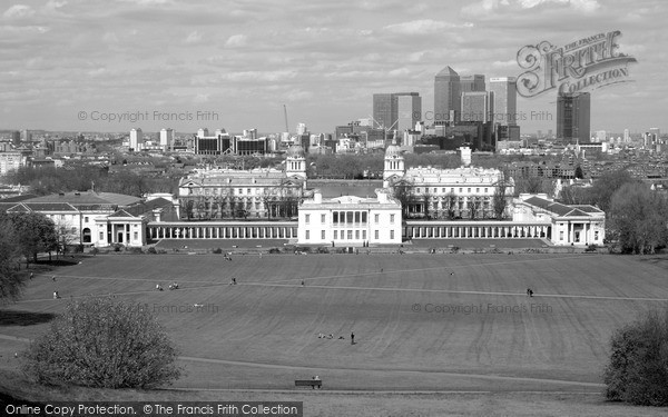 Photo of Greenwich, View From Greenwich Park Towards Canary Wharf 2005