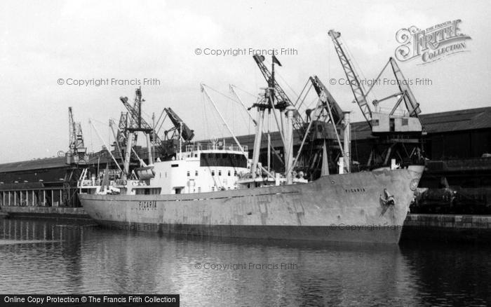 Photo of Grimsby, 'ficaria', Royal Docks c.1955