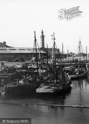 Lindy-Sue And The Fish Docks c.1965, Grimsby
