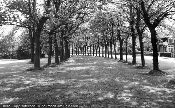 Photo of Grimsby, People's Park c.1965