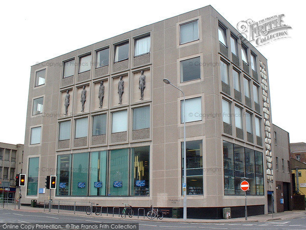 Photo of Grimsby, Public Library 2004
