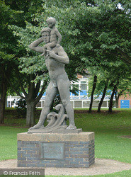 The Statue Of Grim And Havelok At Nuns Corner 2004, Grimsby