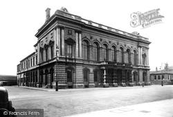 The Town Hall c.1955, Grimsby