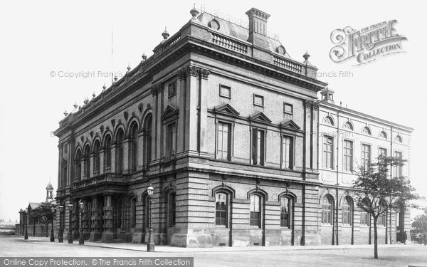 Photo of Grimsby, Town Hall 1890
